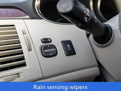 Used 2011 Toyota Avalon Limited image 22