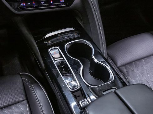 Used 2021 Buick Envision Avenir w/ Technology Package II image 19