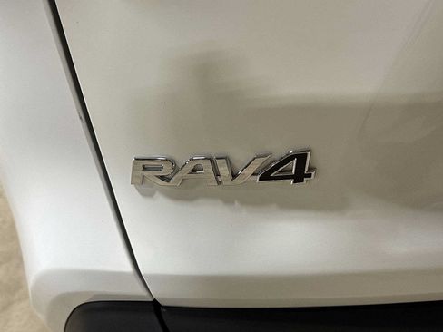 Certified 2025 Toyota RAV4 XLE AWD/4WD image 25