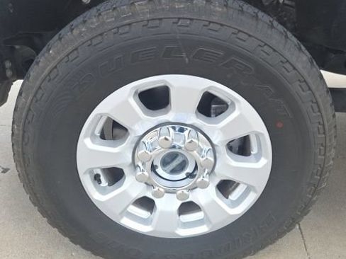 Used 2024 Ford F250 XLT w/ FX4 Off-Road Package AWD/4WD image 38