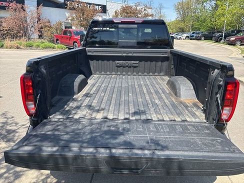 Used 2024 GMC Sierra 2500 SLE w/ SLE Value Package; AWD/4WD image 4