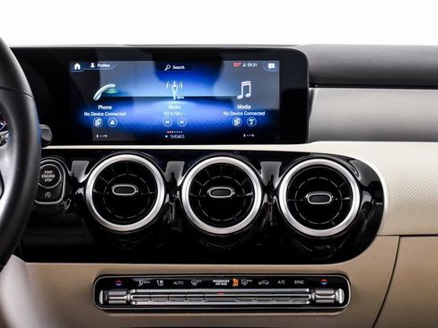 Used 2019 Mercedes-Benz A 220 4MATIC image 31