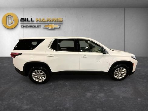 Used 2023 Chevrolet Traverse LS FWD image 10