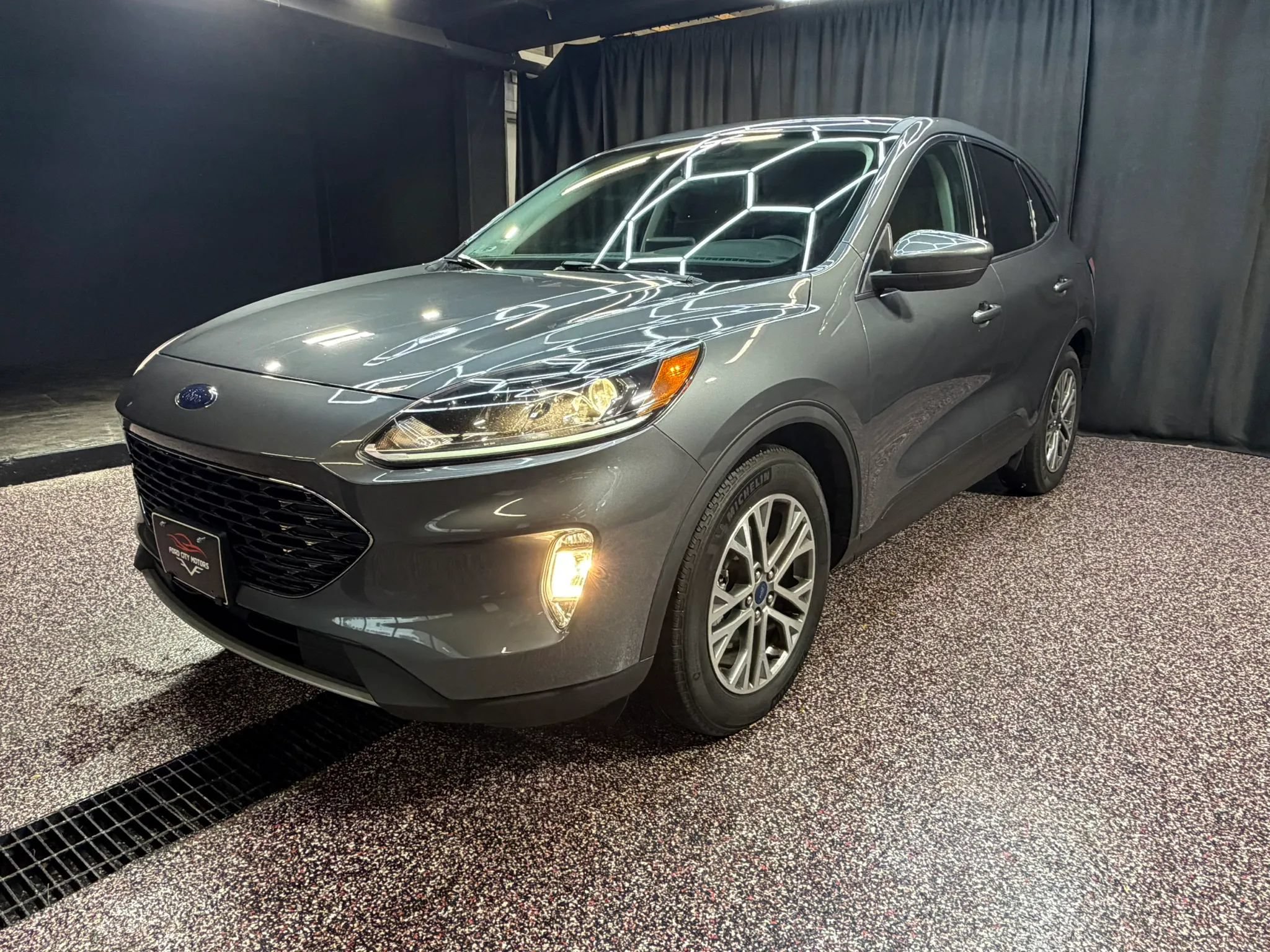 Used 2022 Ford Escape SEL FWD image 3
