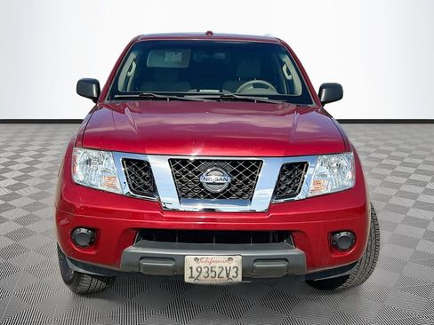 Used 2015 Nissan Frontier SV RWD image 2