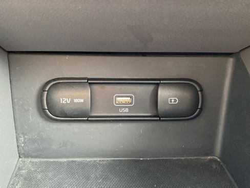 Used 2020 Kia Niro LX FWD image 15