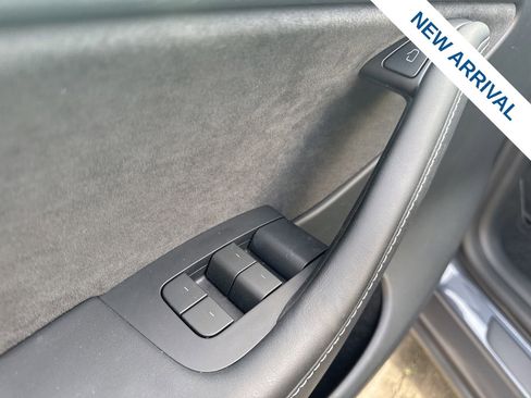Used 2023 Tesla Model Y Long Range image 18