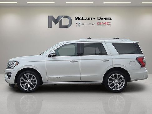 Used 2019 Ford Expedition Platinum RWD image 3