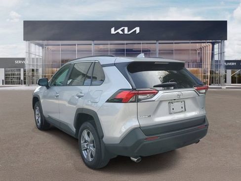 Used 2024 Toyota RAV4 XLE w/ Convenience Package FWD image 4