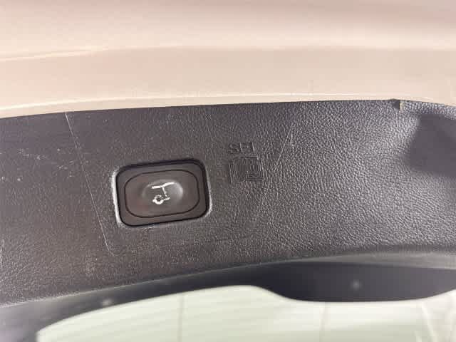 Used 2021 Ford Edge Titanium AWD/4WD image 14