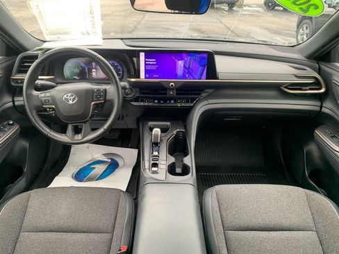 Used 2023 Toyota Crown AWD/4WD image 16
