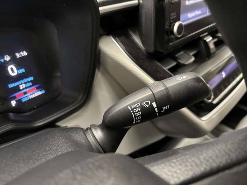 Used 2022 Toyota Corolla LE FWD image 31