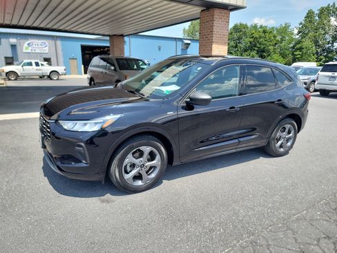 Used 2023 Ford Escape ST-Line w/ Tech Pack #1 image 2