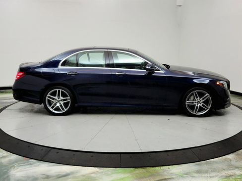 Used 2018 Mercedes-Benz E 300 4MATIC w/ Premium 2 Package image 4
