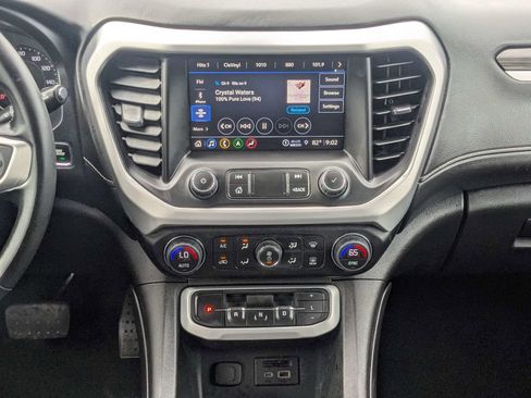 Used 2023 GMC Acadia SLT AWD/4WD image 19