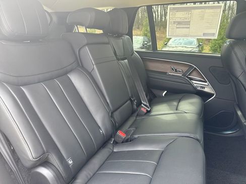 New 2026 Land Rover Range Rover Long Wheelbase SE AWD/4WD image 18