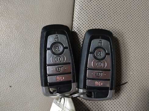 Used 2020 Ford Explorer Limited image 32