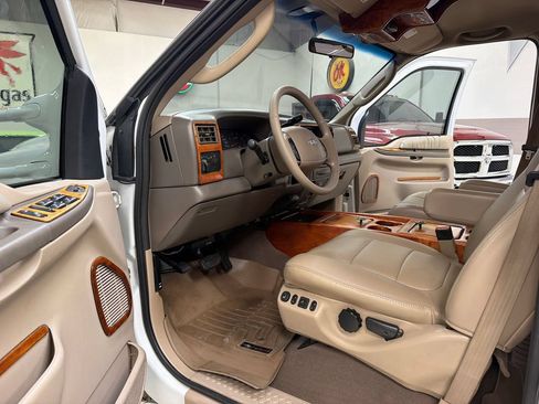 Used 2003 Ford F450 Lariat RWD image 25