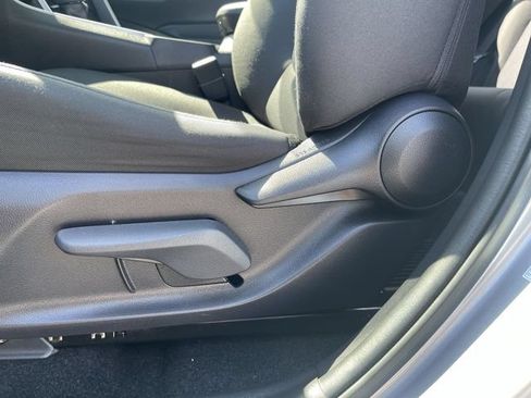 Certified 2019 Toyota RAV4 LE AWD/4WD image 13