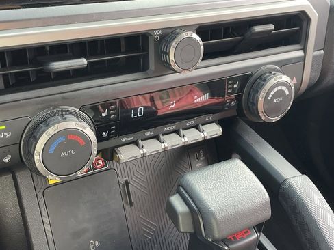 Used 2025 Toyota 4Runner TRD Off-Road Premium image 7