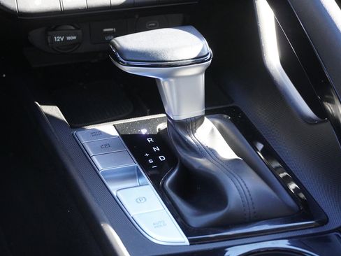 Used 2025 Hyundai Elantra SEL image 33