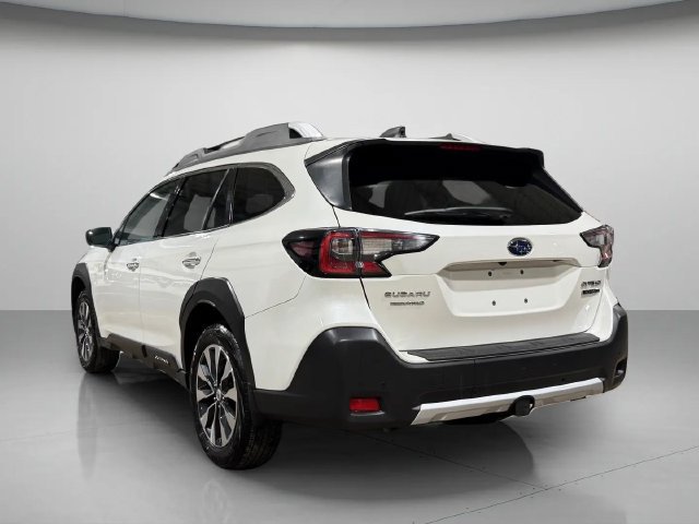 Used 2023 Subaru Outback Touring XT w/ Tech Package 3 AWD/4WD image 5