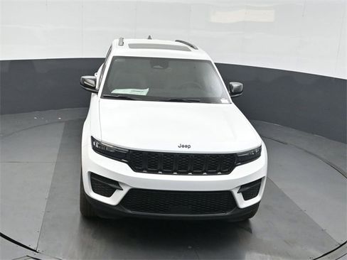 New 2025 Jeep Grand Cherokee Laredo image 36