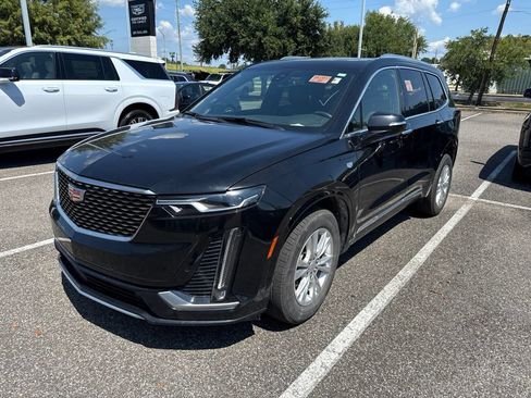 Used 2025 Cadillac XT6 Luxury AWD/4WD image 9