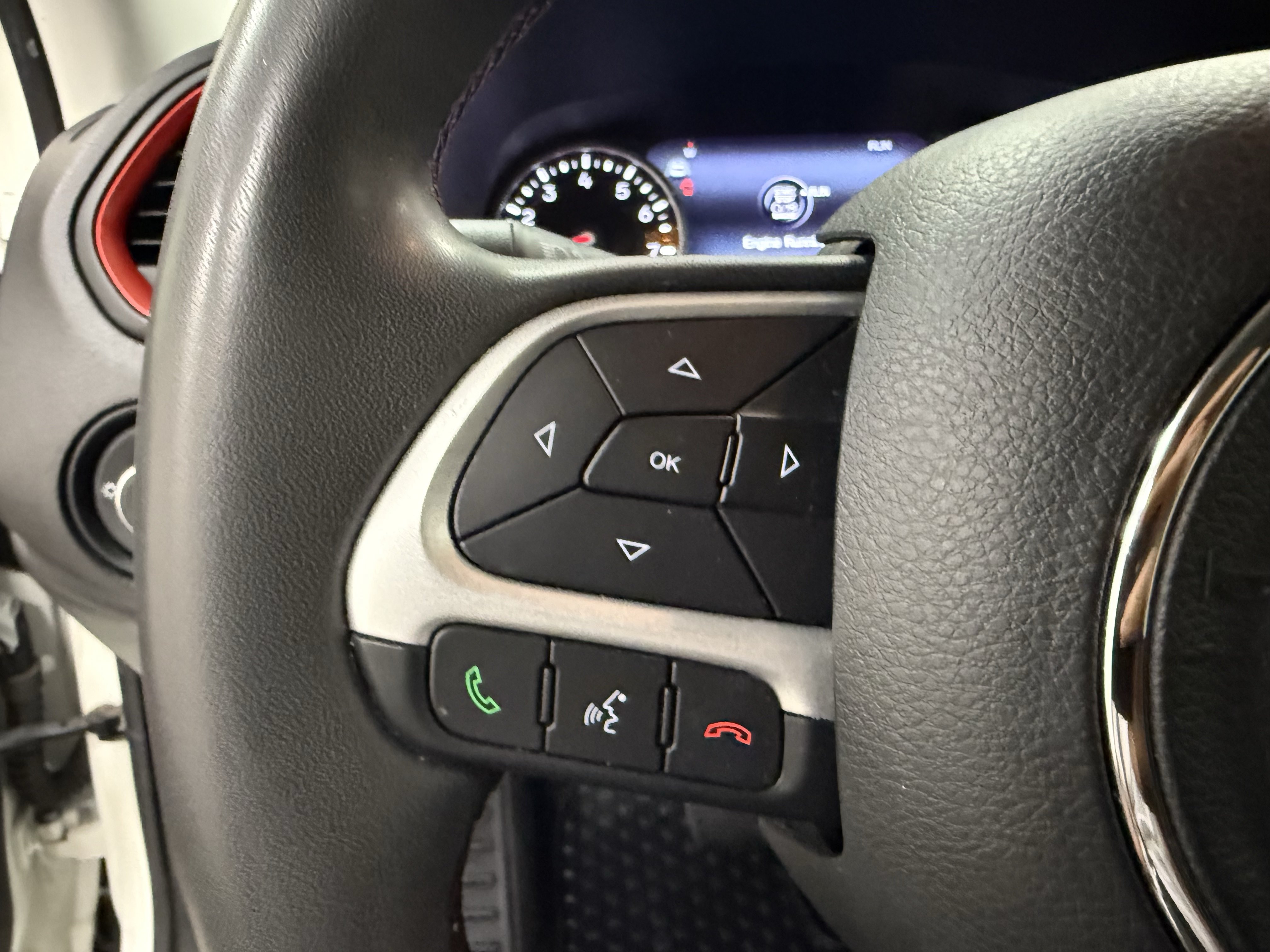 Used 2023 Jeep Renegade Trailhawk AWD/4WD image 18