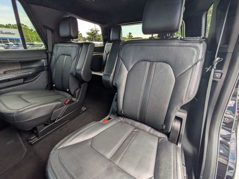Used 2019 Ford Expedition Limited w/ Equipment Group 301A RWD image 10