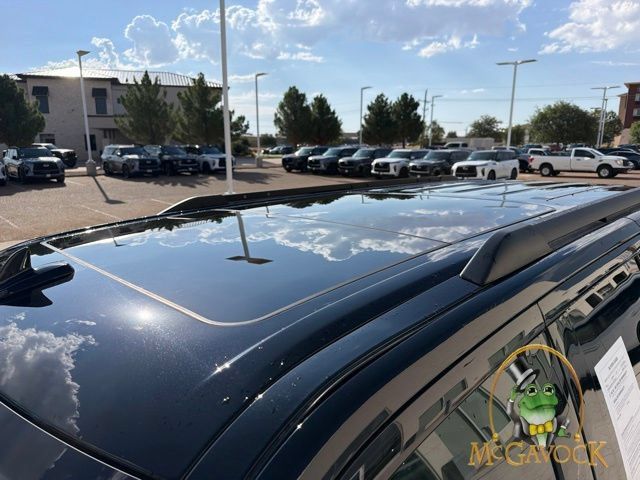 Used 2021 Lincoln Navigator L Black Label w/ Special Edition Package AWD/4WD image 11
