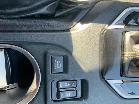 Used 2018 Subaru Crosstrek 2.0i Limited AWD/4WD image 18