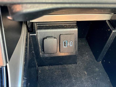 Used 2022 Ford Explorer ST-Line w/ Class IV Trailer Tow Package image 24