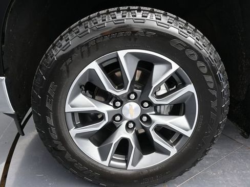 Used 2023 Chevrolet Silverado 1500 LT AWD/4WD image 21
