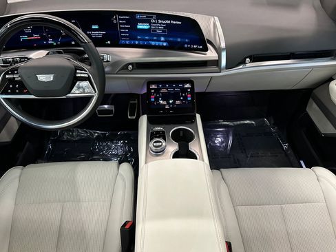 Used 2026 Cadillac Vistiq Luxury image 26
