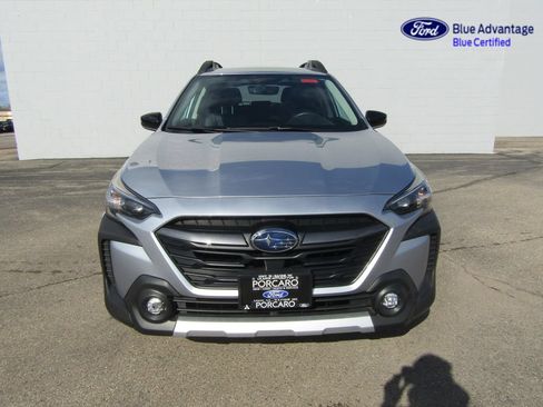 Used 2025 Subaru Outback Limited AWD/4WD image 3