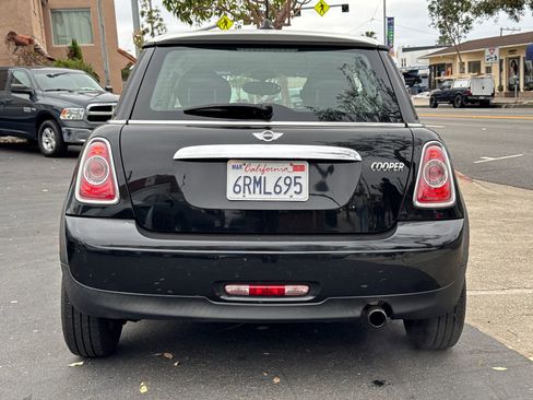 Used 2011 MINI Cooper Hardtop image 8