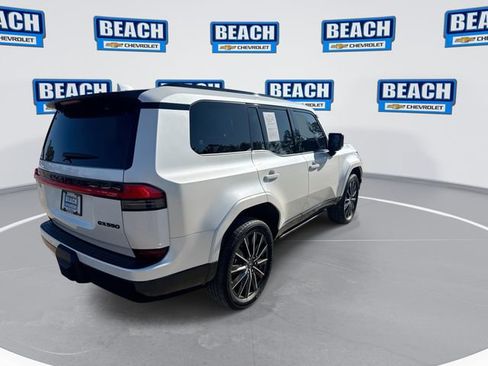 Used 2024 Lexus GX 550 AWD/4WD image 8
