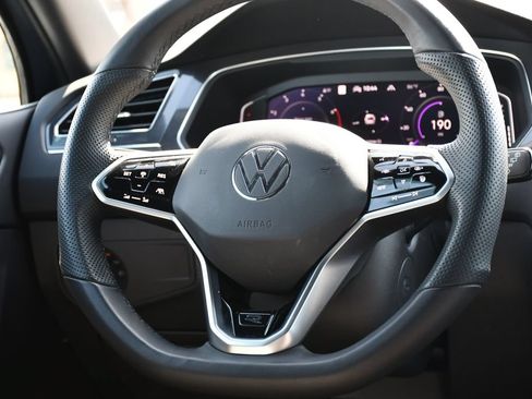 Used 2022 Volkswagen Tiguan SEL R-Line AWD/4WD image 26