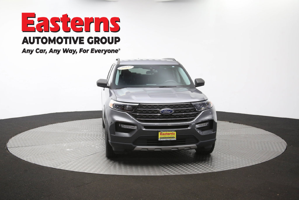 Used 2022 Ford Explorer XLT w/ Equipment Group 202A AWD/4WD image 56