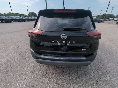 Used 2023 Nissan Rogue SV w/ SV Premium B Package FWD image 7