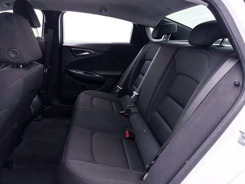 Used 2025 Chevrolet Malibu LS FWD image 34