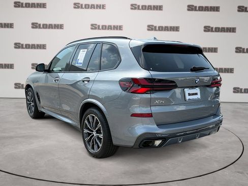Used 2024 BMW X5 xDrive40i w/ M Sport Package AWD/4WD image 3