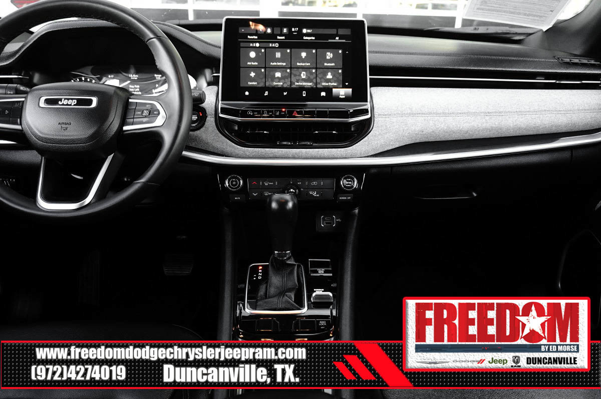 Used 2024 Jeep Compass Latitude AWD/4WD image 18