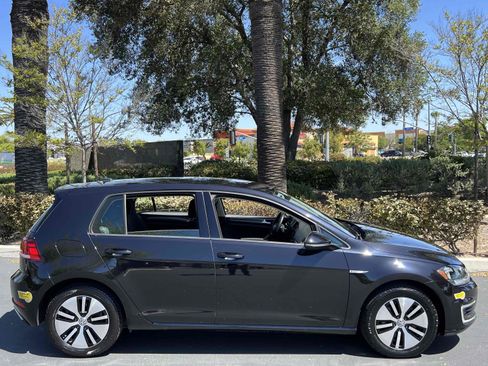 Used 2019 Volkswagen e-Golf SE w/ Driver Assistance Package FWD image 16