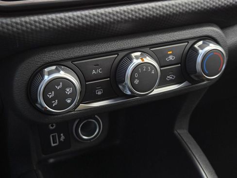 Certified 2025 Nissan Kicks Play S image 22