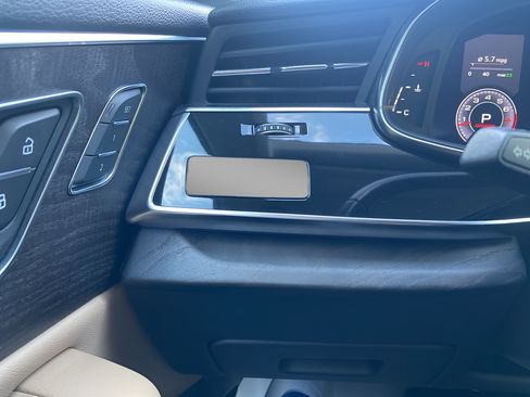Used 2019 Audi Q8 Premium AWD/4WD image 21