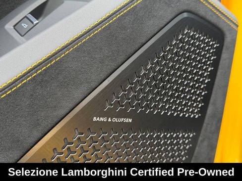 Used 2023 Lamborghini Urus Performante AWD/4WD image 26