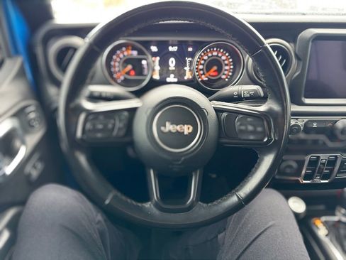 Used 2022 Jeep Gladiator Willys image 6