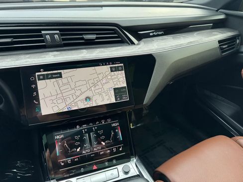 Used 2022 Audi e-tron Chronos w/ Chronos Package image 37